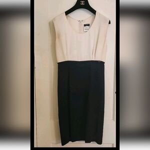 Authentic Chanel “P40729W04854” Black/Ecru Silk Crepe Dress Sz. 4/42 Ret. $4400